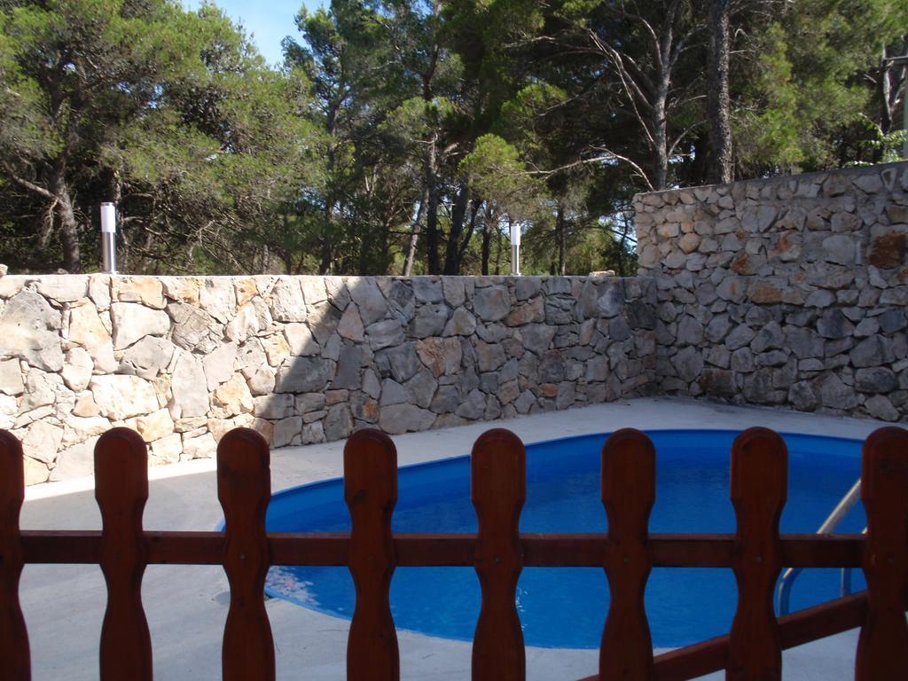 Appartamento Apartman Fox Pirovac Esterno foto