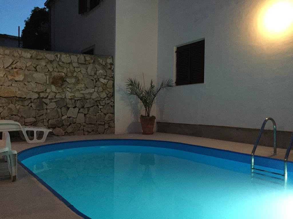 Appartamento Apartman Fox Pirovac Esterno foto
