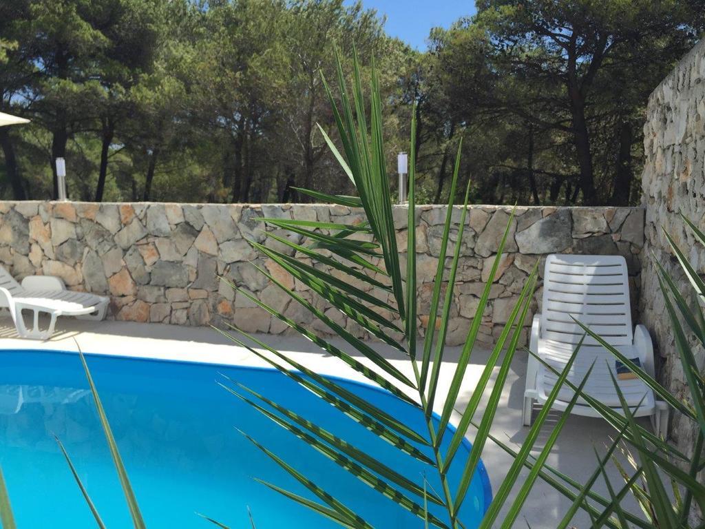 Appartamento Apartman Fox Pirovac Esterno foto