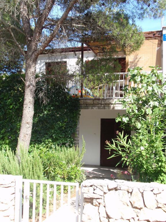Appartamento Apartman Fox Pirovac Esterno foto